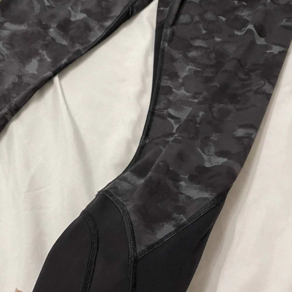 Lululemon Black Camo Capri Leggings - Size 2